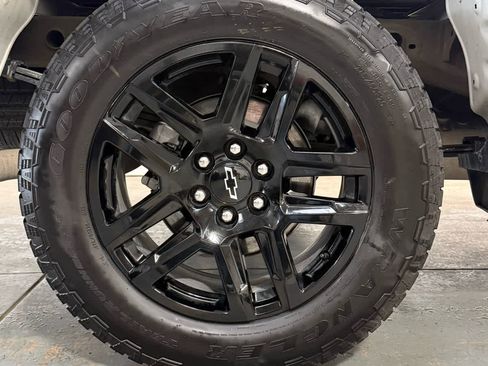 Certified 2025 Chevrolet Silverado 1500 Custom w/ Rally Edition image 10