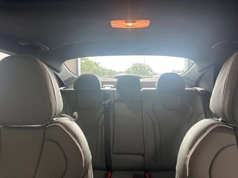 Certified 2025 Hyundai Elantra Limited FWD image 19