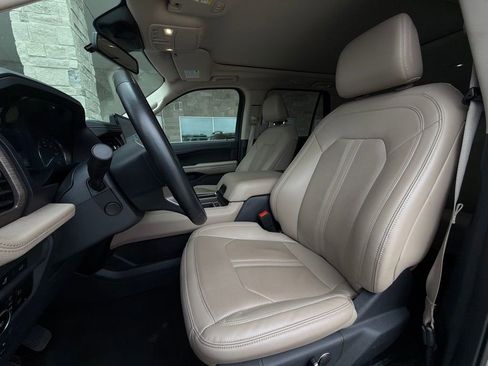 Used 2024 Ford Expedition Max Limited image 5