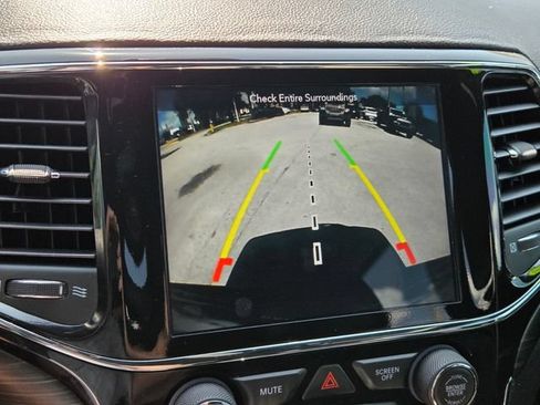 Certified 2019 Jeep Grand Cherokee Altitude RWD image 24
