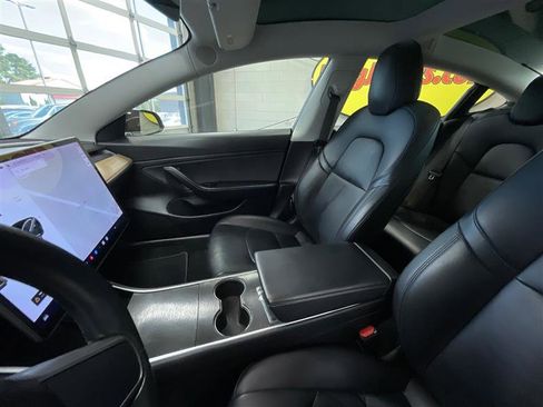 Used 2018 Tesla Model 3 Long Range RWD image 12