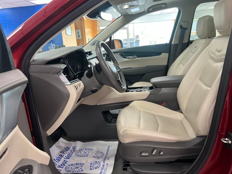 Used 2022 Cadillac XT6 Premium Luxury FWD image 16
