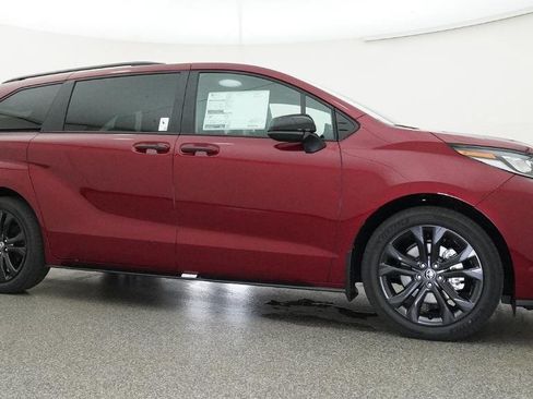 New 2026 Toyota Sienna XSE FWD image 24