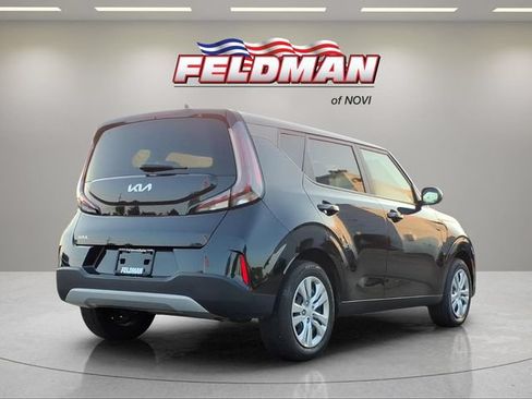 Used 2023 Kia Soul LX FWD image 6