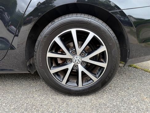 Used 2018 Volkswagen Jetta SE FWD image 38