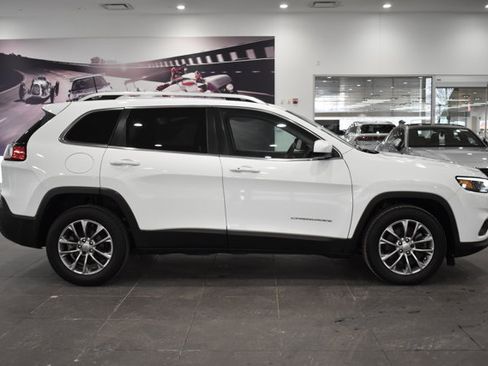 Used 2019 Jeep Cherokee Latitude Plus w/ Cold Weather Group image 11
