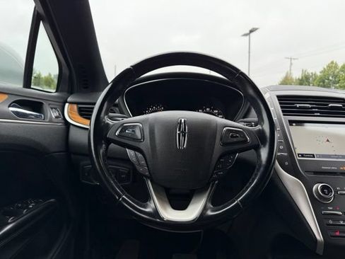 Used 2017 Lincoln MKC Select w/ Select Plus Package AWD/4WD image 19