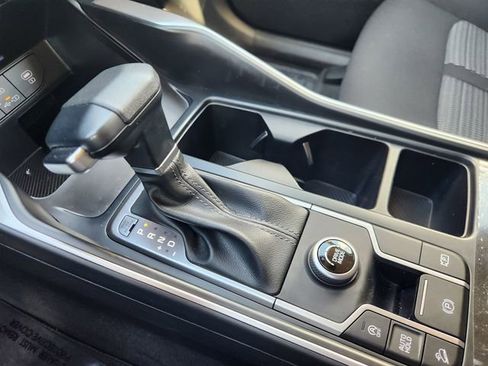 Used 2025 Kia Sorento LX image 19