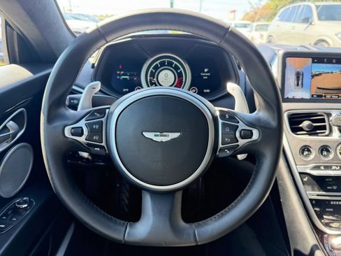 Used 2020 Aston Martin DB11 Coupe RWD image 18