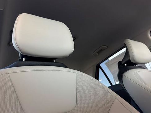 New 2026 Kia Niro EX FWD image 19
