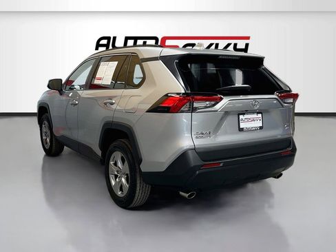 Used 2025 Toyota RAV4 XLE AWD/4WD image 5