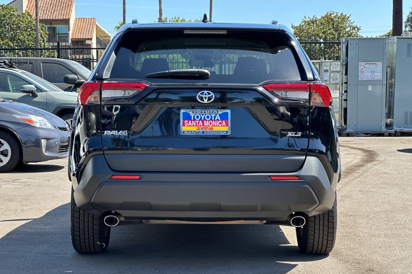 Used 2024 Toyota RAV4 XLE FWD image 5