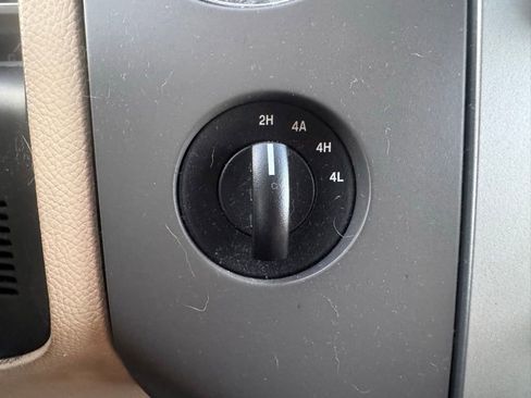 Used 2008 Ford Expedition EL XLT image 12