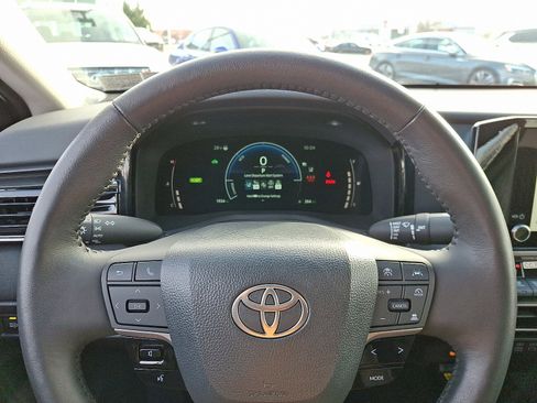 Used 2025 Toyota Camry XSE image 17
