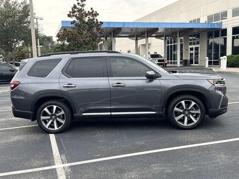 Certified 2025 Honda Pilot Elite image 3