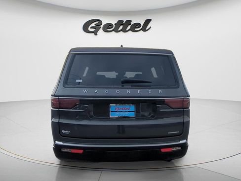 Used 2023 Jeep Wagoneer Series III w/ Preferred Equipment Group image 5