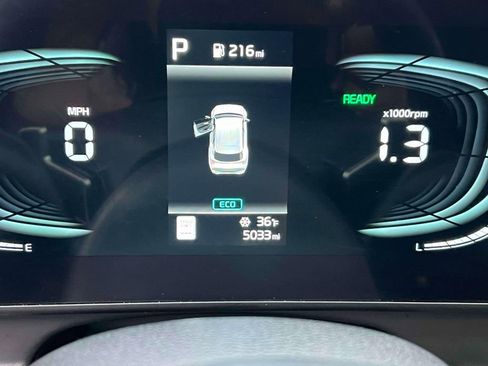 Used 2025 Kia Sportage EX image 25