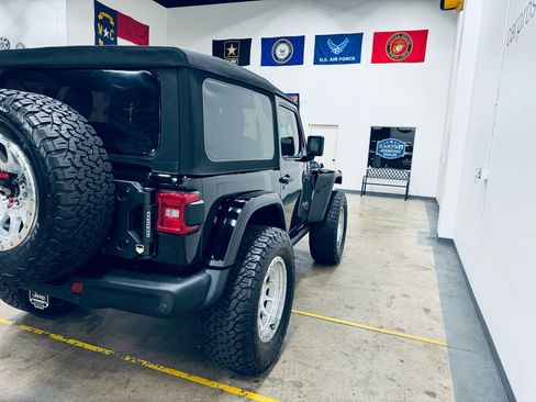 Used 2019 Jeep Wrangler Rubicon image 24