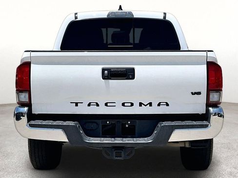 Used 2021 Toyota Tacoma SR5 RWD image 4