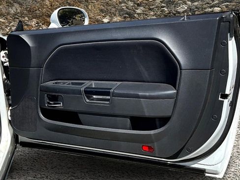 Used 2013 Dodge Challenger SXT image 18