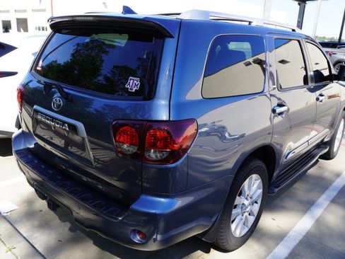 Used 2022 Toyota Sequoia Platinum image 3