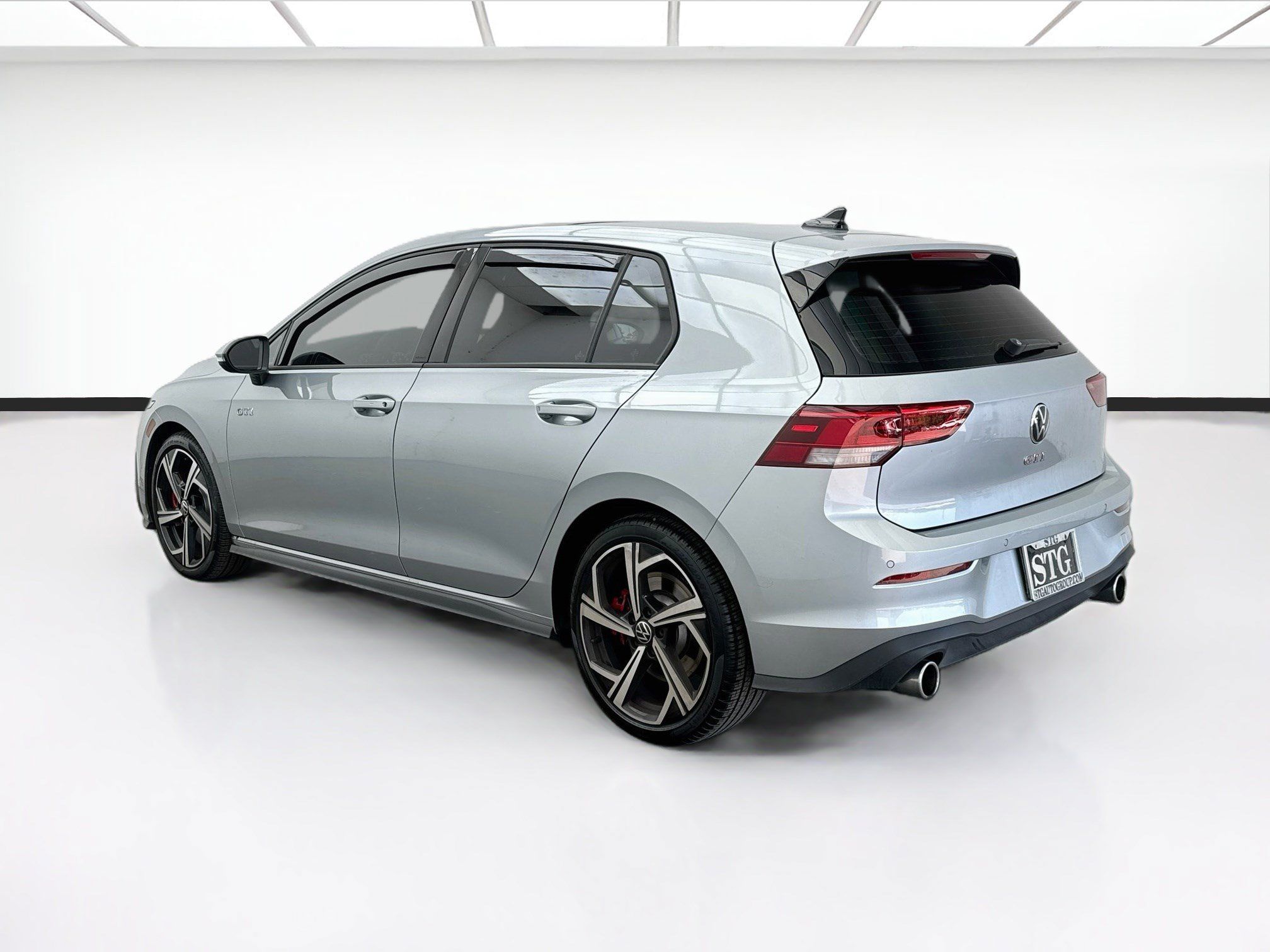 Used 2025 Volkswagen GTI SE FWD image 6