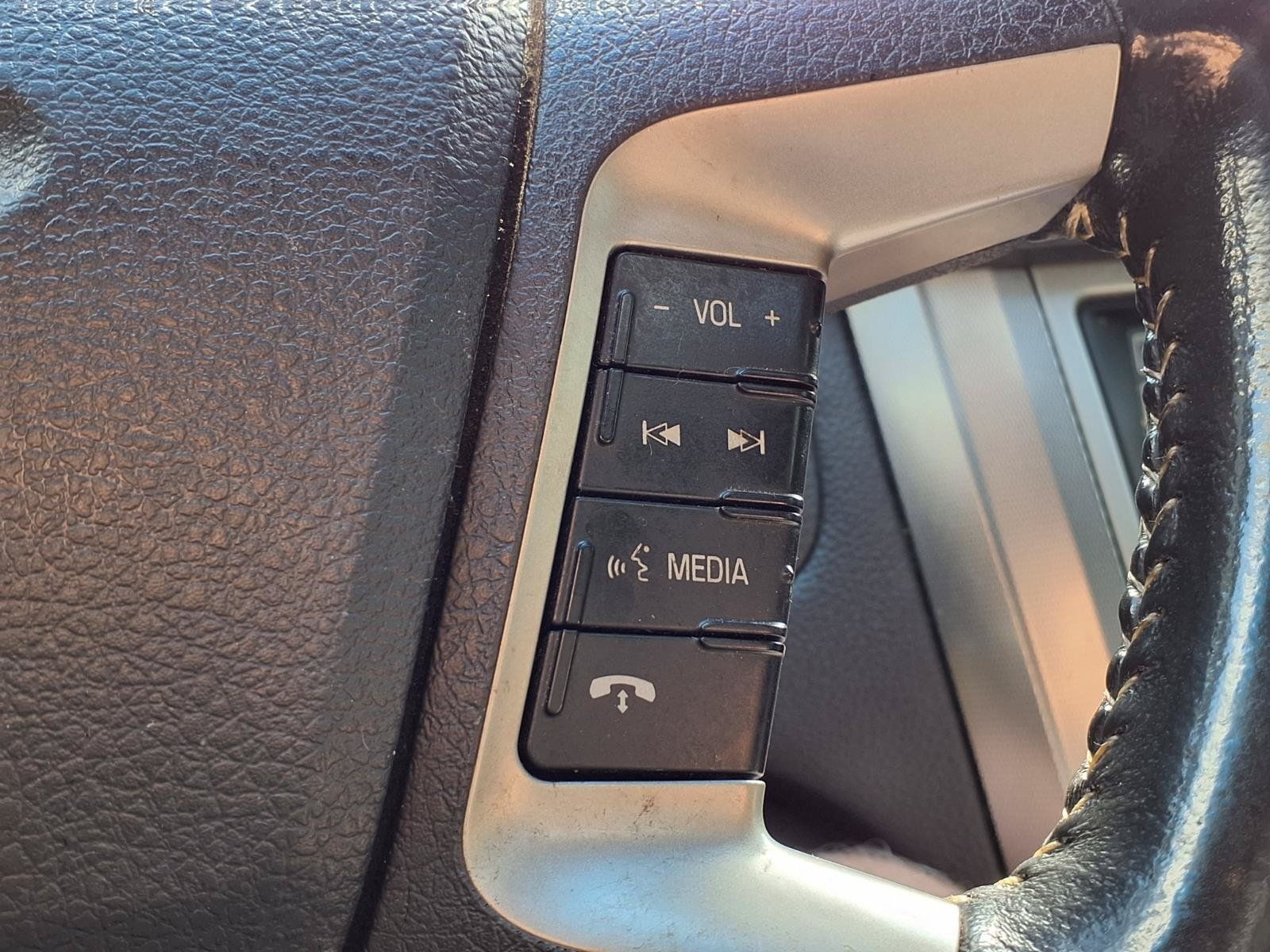 Used 2012 Ford Fusion Hybrid FWD image 27