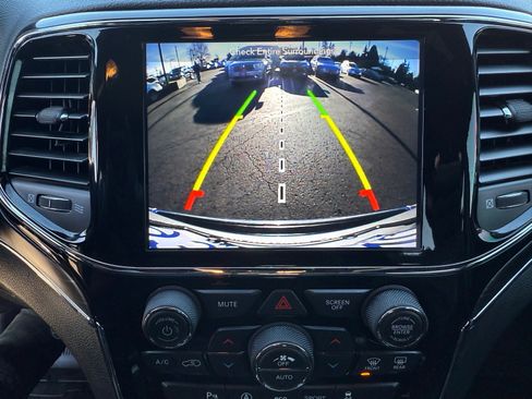 Used 2019 Jeep Grand Cherokee Limited w/ Luxury Group II image 29