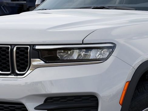 New 2026 Jeep Grand Cherokee Laredo image 11