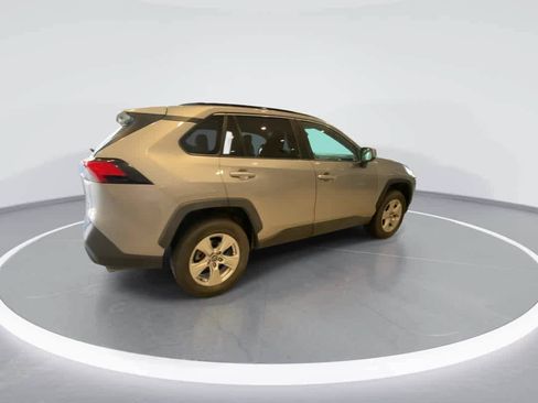 Used 2020 Toyota RAV4 XLE AWD/4WD image 8
