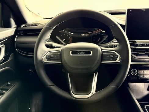 New 2026 Jeep Compass Latitude image 22