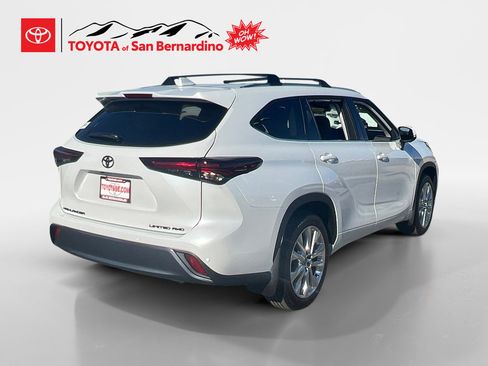 New 2026 Toyota Highlander Limited image 5
