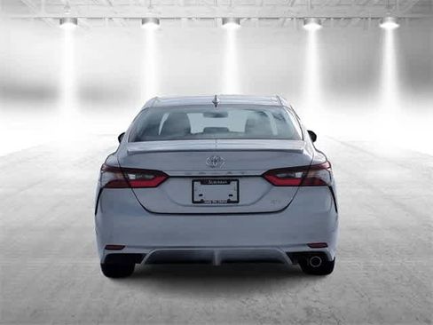 Used 2023 Toyota Camry SE image 7