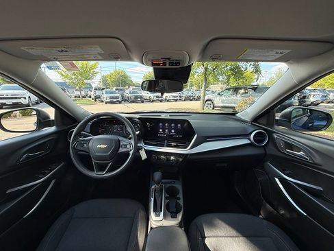 Used 2024 Chevrolet Trax LS w/ Driver Confidence Package FWD image 26