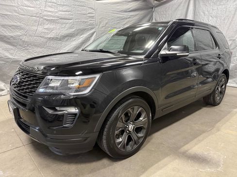Used 2018 Ford Explorer Sport image 3