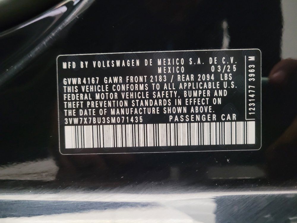 Used 2025 Volkswagen Jetta SE FWD image 33