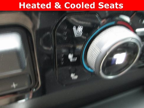 Used 2024 Chevrolet Silverado 2500 LTZ w/ LTZ Convenience Package image 18