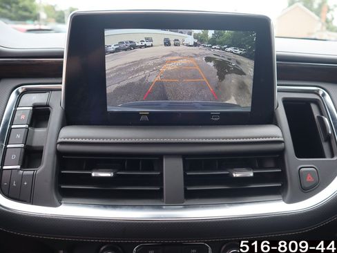 Used 2023 Chevrolet Suburban Premier AWD/4WD image 28