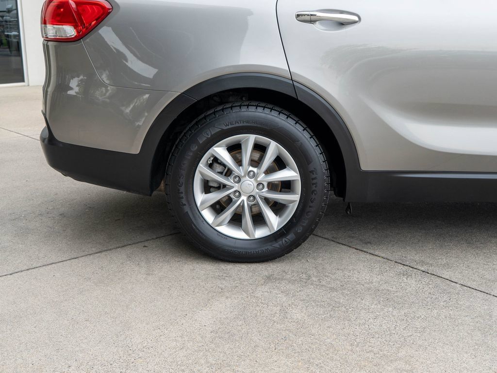 Used 2018 Kia Sorento AWD image 32