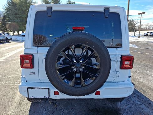 Certified 2021 Jeep Wrangler Unlimited Sahara image 5