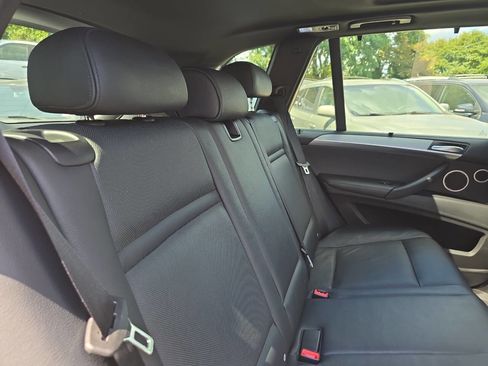 Used 2011 BMW X5 M image 28