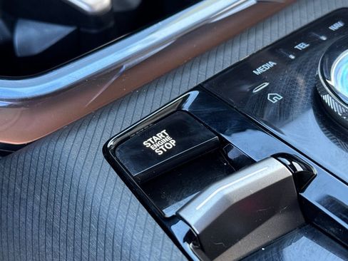 Used 2025 BMW X3 xDrive30i w/ Premium Package image 32