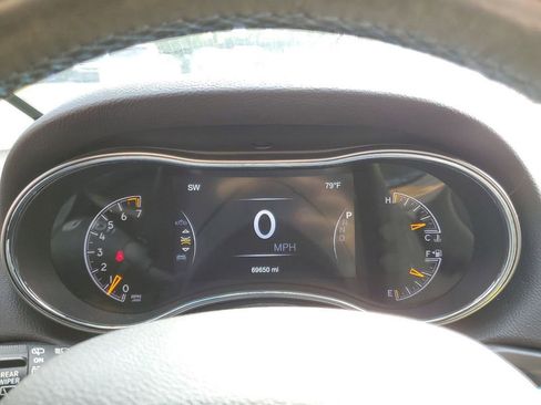 Used 2019 Jeep Grand Cherokee Laredo image 18