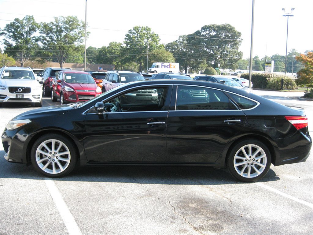 Used 2013 Toyota Avalon Limited FWD image 5