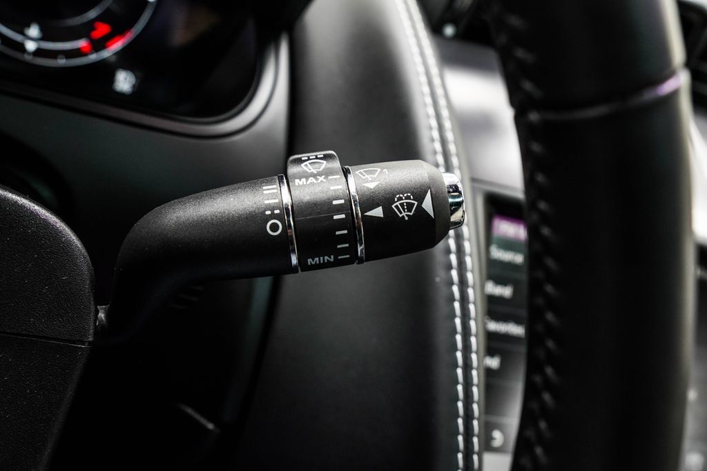 Used 2024 Jaguar F-TYPE R AWD/4WD image 37