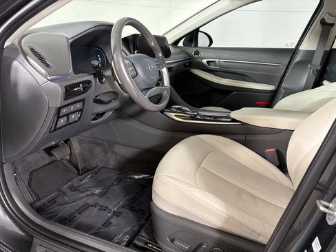 Used 2023 Hyundai Sonata Limited w/ Cargo Package image 21