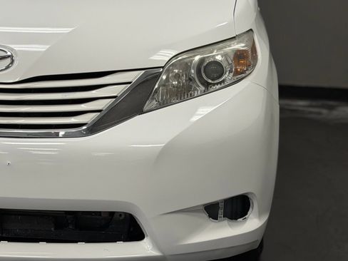Used 2015 Toyota Sienna LE image 8