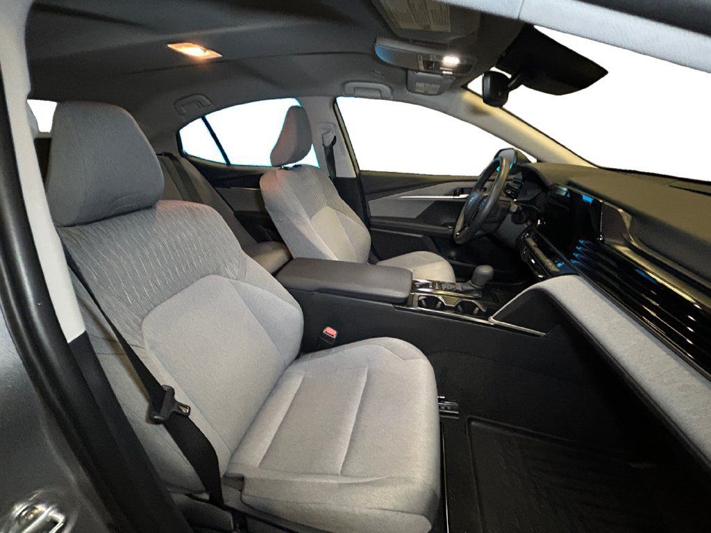 Used 2026 Toyota Camry LE w/ Convenience Package AWD/4WD image 15