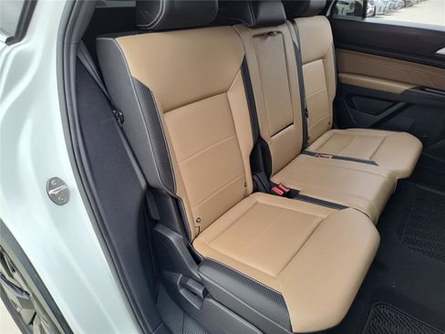 Used 2022 Volkswagen Atlas Cross Sport SE image 24