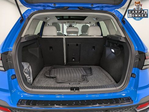 Used 2025 Volkswagen Taos SE w/ Panoramic Sunroof Package image 26